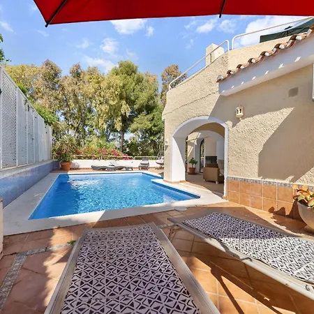Willa Charming Andalusian Style In Nueva Andalucia