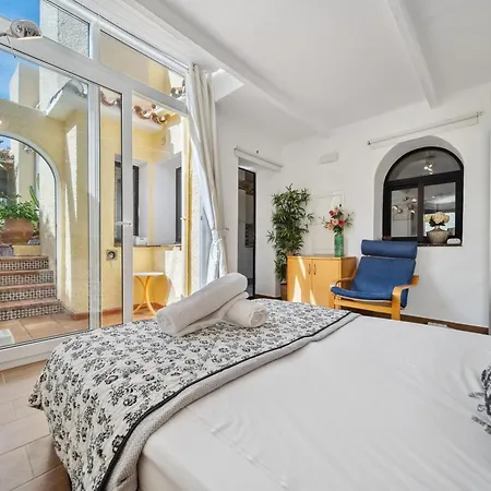 Charming Andalusian Style In Nueva Andalucia *