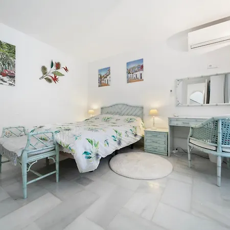 Charming Andalusian Style In Nueva Andalucia Villa