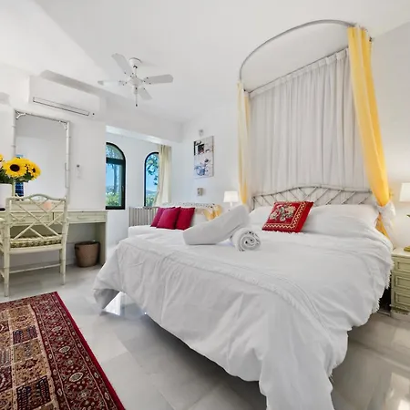 Villa Charming Andalusian Style In Nueva Andalucia
